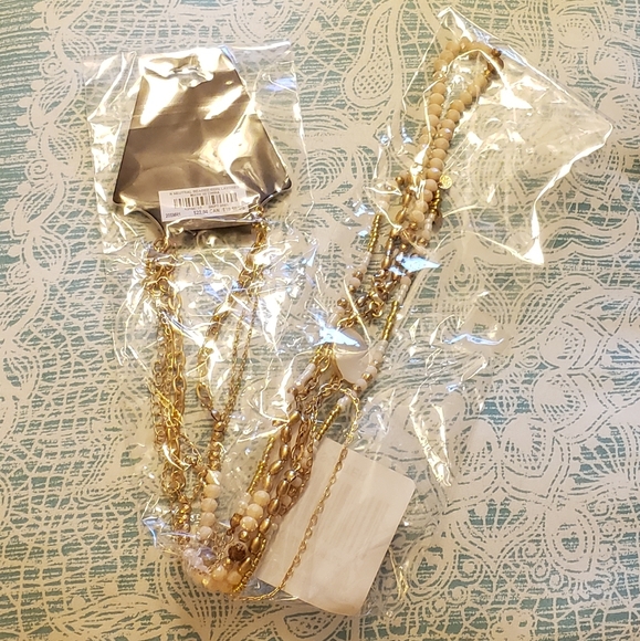 NWT GOLD-TONE BEADED LAYERED NECKLACE - Picture 10 of 13